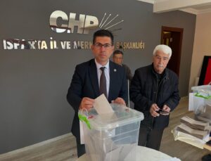 Yalım Halıcı, CHP Sandık Başında Oyunu Kullandı