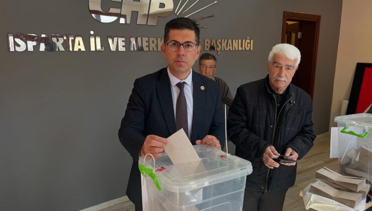 Yalım Halıcı, CHP Sandık Başında Oyunu Kullandı