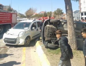 Isparta’da Trafik Kazası: 1’i Çocuk, 1’i Hamile Kadın 4 Kişi Yaralandı