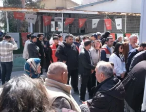 Isparta’da CHP’nin Dayanışma Sandıklarına Büyük İlgi: Pusulalar Matbaalarda Yetişmedi