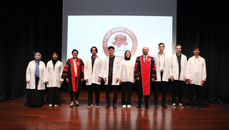 Sağlığın yeni neferleri beyaz önlük giydi 14 Mart Tıp Bayramı SDÜ’de Coşkuyla Kutlandı