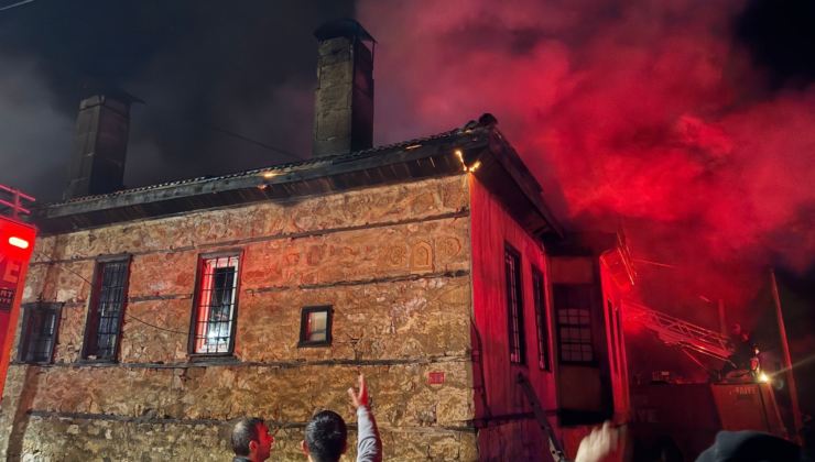 Sav’da Korku Dolu Yangın Anları: Evin Büyük Kısmı Alevlere Teslim Oldu