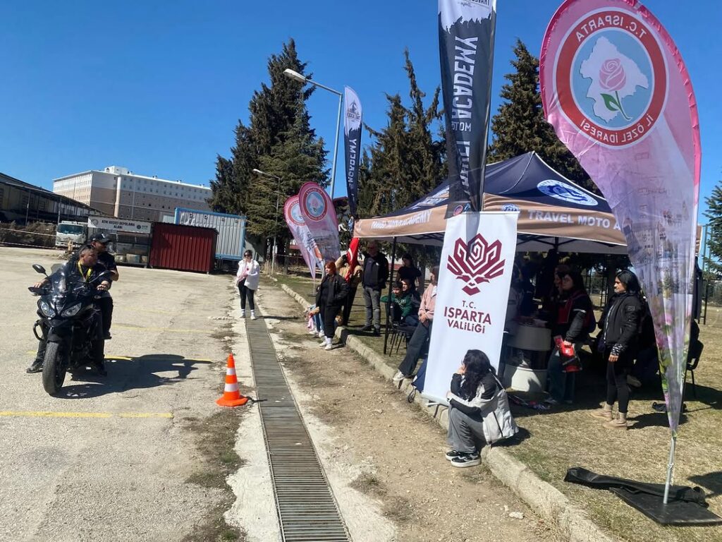 Isparta’da Motosiklet Kazalarına Dikkat Çekildi, Kadın Motorculara Özel Eğitim Verildi SaveClip.App 474363190 17855969670391340 3330470797314042139 n