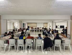 İl Müftüsü Muharrem Biçer, “Gençliğe Değer” Projesi Kapsamında Öğrencilerle İftar Yemeğinde Bir Araya Geldi