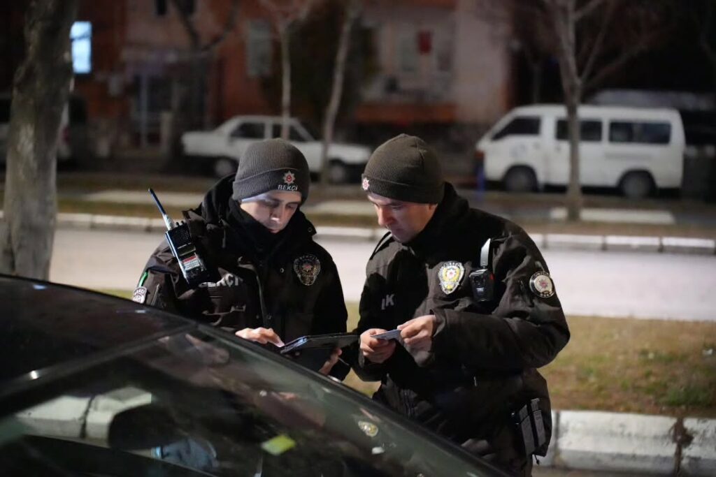 Isparta'da Güvenlik Denetimleri Aralıksız Devam Ediyor. Son 24 Saatte 12 Aranan Şahıs Yakalandı SaveClip.App 482500433 1153045139325316 3225102733717880781 n