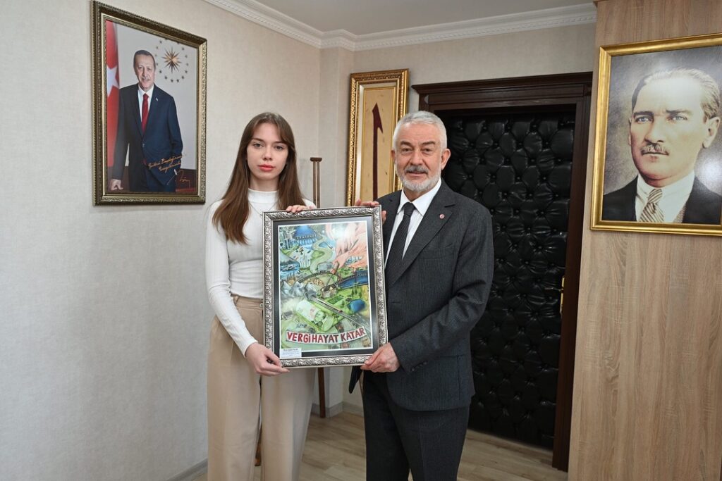 Isparta Belediye Başkanı Şükrü Başdeğirmen, Türkiye İkincisi Nisa Ceylin Falay’ı Ağırladı SaveClip.App 482502694 18165777199330277 799463557219642039 n