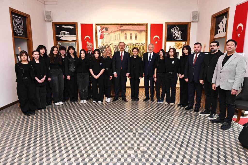 Isparta, Gazi Mustafa Kemal Atatürk’ün Şehri Ziyaretinin 95. Yıl Dönümünü Coşkuyla Kutladı SaveClip.App 482751075 18165971536330277 8827214929354105687 n