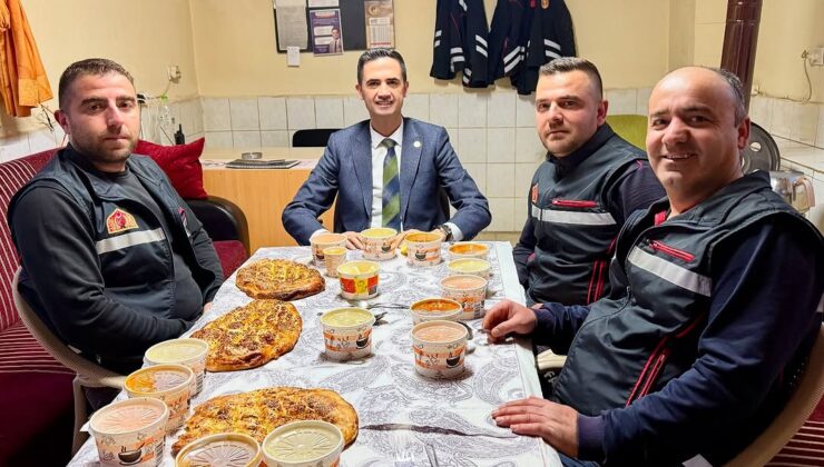 Gelendost Belediye Başkanı Mustafa Özmen, İftarını Emekçilerle Birlikte Yaptı