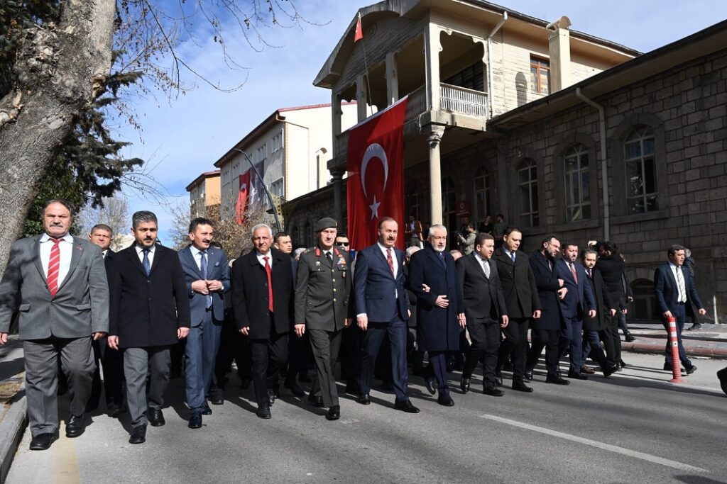 Isparta, Gazi Mustafa Kemal Atatürk’ün Şehri Ziyaretinin 95. Yıl Dönümünü Coşkuyla Kutladı SaveClip.App 482973425 18165971464330277 7908003904273714573 n