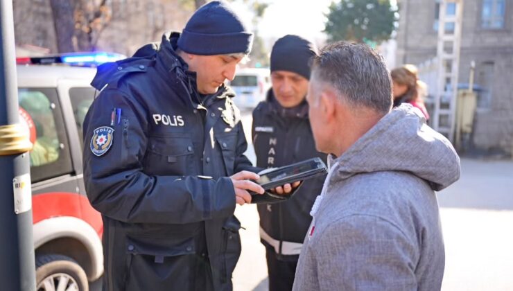 Isparta’da Okul Çevrelerinde Şok Uygulama!
