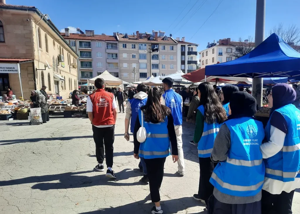 "Yalnız Değilsiniz" Projesi İle Gönüllü Gençler, Yaşlıların Yanında! SaveClip.App 483441299 18273610801270693 4100972239675781811 n