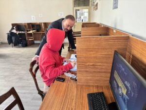 Isparta Valisi Abdullah Erin, Halk Eğitim Merkezi ve Millet Kıraathanesi’ni Ziyaret Etti SaveClip.App 483482325 18462855865070620 5780084383282106703 n