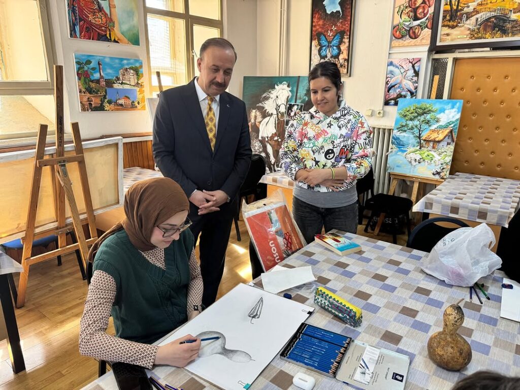 Isparta Valisi Abdullah Erin’den Halk Eğitim Merkezi ve Millet Kıraathanesi’ne Ziyaret SaveClip.App 483587805 18462855040070620 1218084759886136568 n