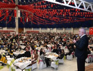 Isparta Belediyesi Personeline Geleneksel İftar Yemeği