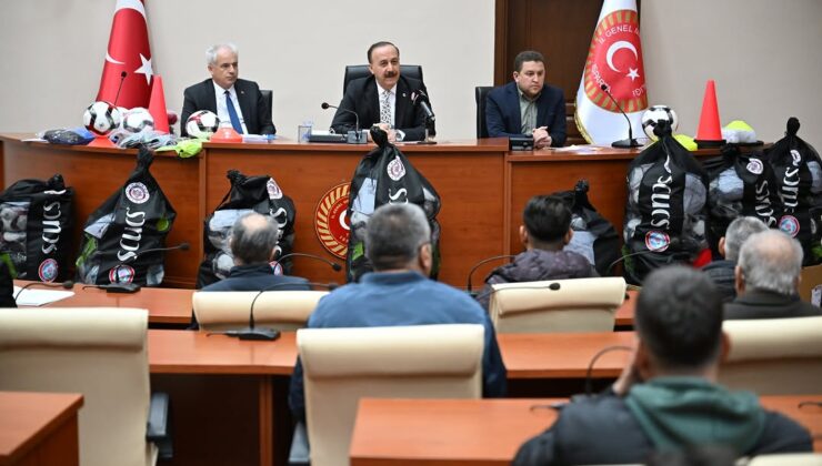 Isparta’da Amatör kulüplere malzeme desteği