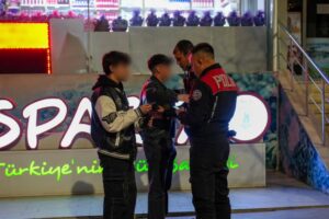 Isparta'da 7 Günlük Denetim Sonuçları Açıklandı: 38 Bin Kişi Sorgulandı, 21 Bin Araç Kontrol Edildi SaveClip.App 484327134 627805973444741 1802800096956488111 n