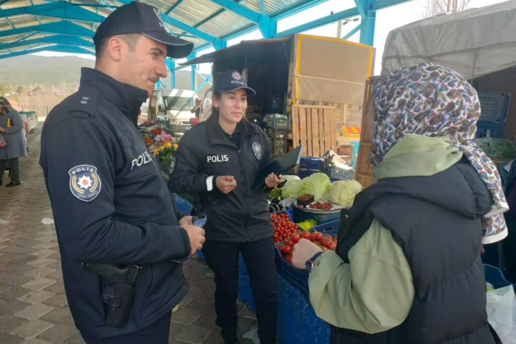 Gelendost, Aksu ve Şarkikaraağaç İlçelerinde Hırsızlık ve Dolandırıcılık Konusunda Bilgilendirme Faaliyetleri Yapıldı SaveClip.App 484422407 1065244572286258 5357917880620017006 n