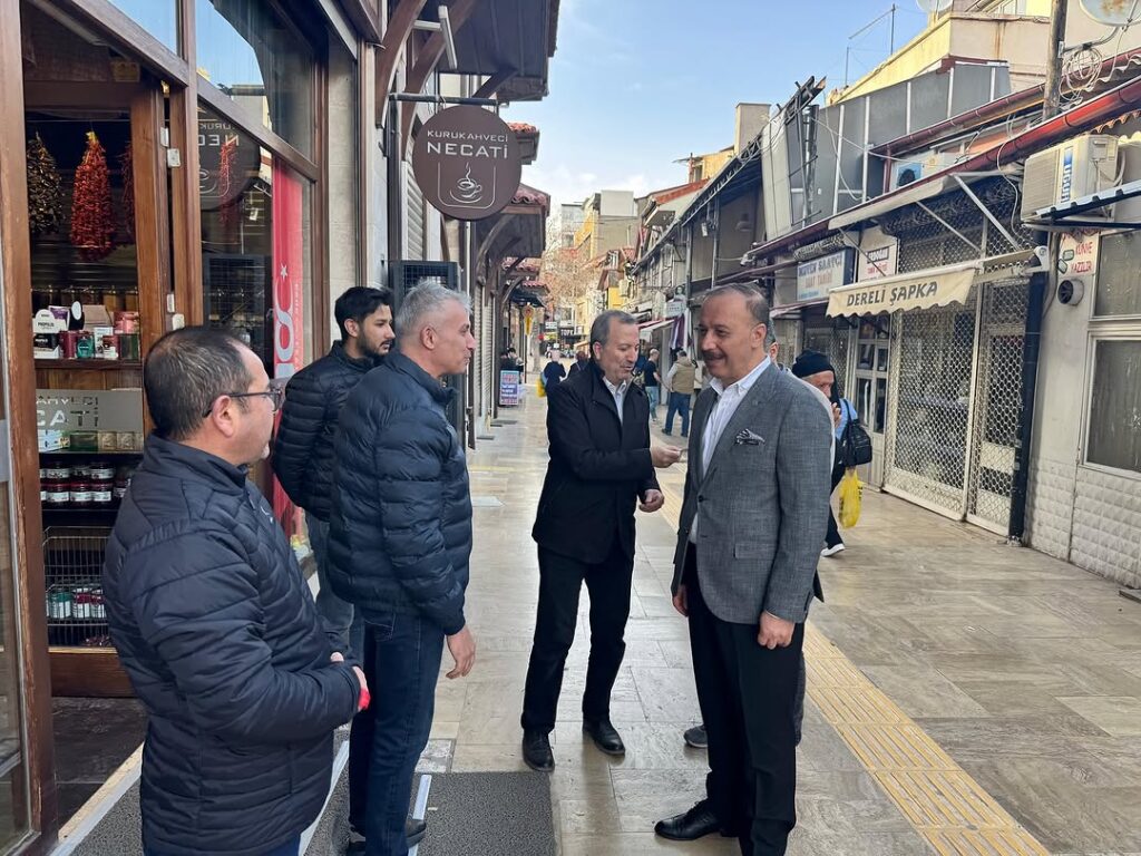 Isparta Valisi Abdullah Erin Esnaf Ziyaretinde Halkla Bir Araya Geldi SaveClip.App 484534975 18464000803070620 7744380356573359506 n