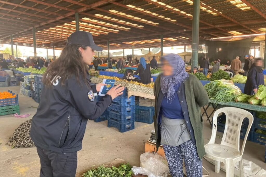 Gelendost, Aksu ve Şarkikaraağaç İlçelerinde Hırsızlık ve Dolandırıcılık Konusunda Bilgilendirme Faaliyetleri Yapıldı SaveClip.App 484549974 889123623226829 7125130654259529302 n