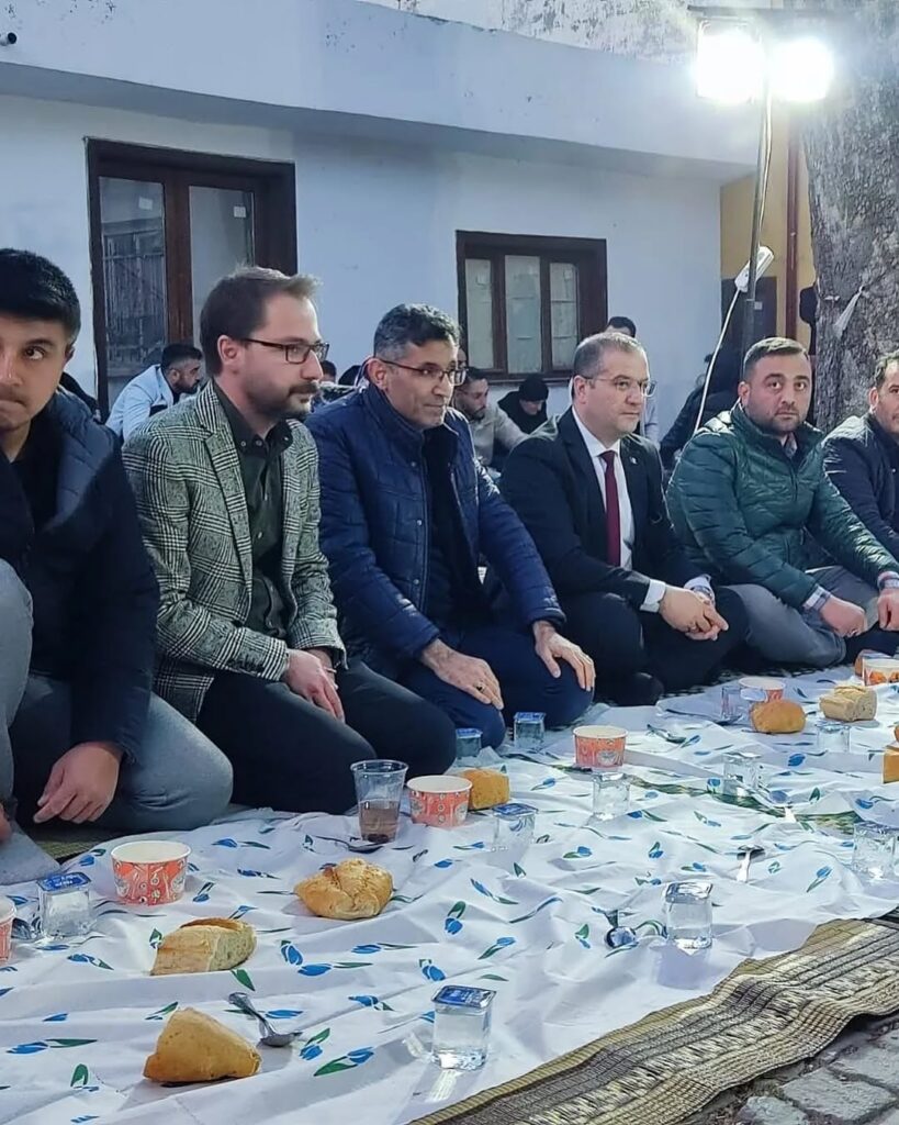 AK Parti Isparta’dan Çanakkale Ruhuna Yakışan Anlamlı İftar Programı SaveClip.App 484970767 17902098720139408 2325366842187668410 n