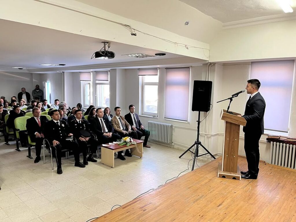 Gelendost Belediyesi 18 Mart Çanakkale Zaferi ve Şehitleri Anma Günü’nde Anlamlı Bir Program Düzenledi SaveClip.App 485126792 17891617365209466 7060637782991640187 n