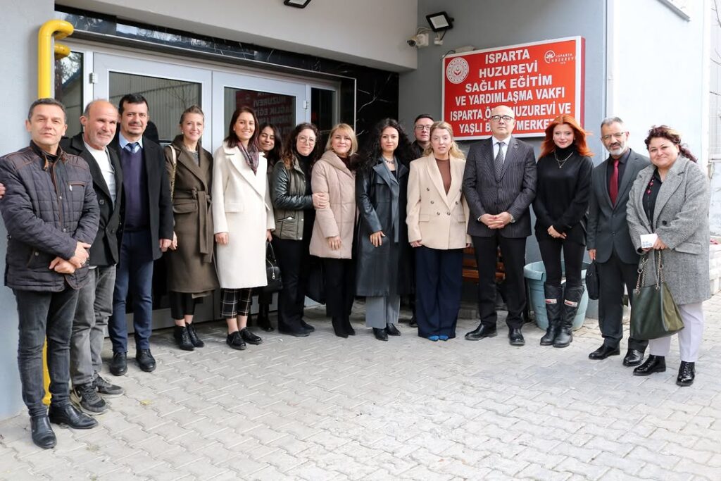 Isparta’da Yaşlılar Haftası Etkinlikleri Kapsamında Ziyaretler Gerçekleştirildi SaveClip.App 485705792 17882847762250367 1867904027298355367 n