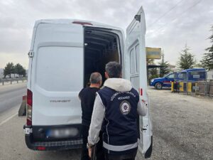 Isparta'da Göçmen Kaçakçılığına Karşı Denetimler Devam Ediyor SaveClip.App 486432605 17899273944160537 6860748871946966527 n