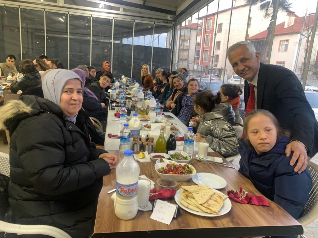 MHP KAÇEP’ten Gönülleri Isıtan İftar Yemeği a 1