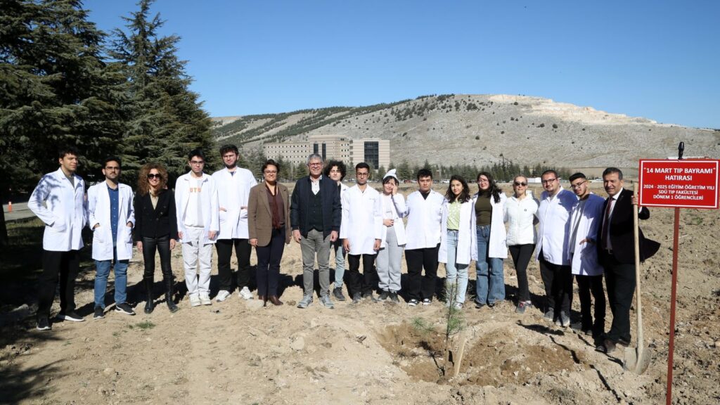 Süleyman Demirel Üniversitesi, Kadınlar Günü’nde Fidan Dikerek Anlamlı Bir Etkinlik Gerçekleştirdi a