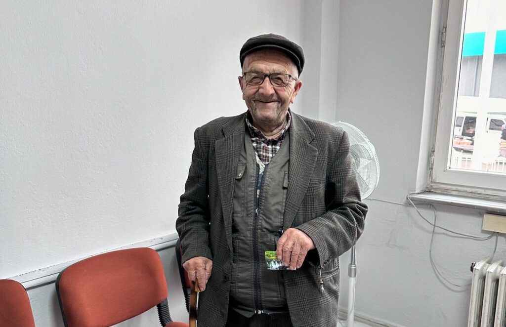 Atabey Belediyesi’nden 65 Yaş Üstüne Ücretsiz Ulaşım: Atabey Kart Uygulaması Başladı Atabey Belediyesi’nden 65 Yaş Üstüne Ücretsiz Ulaşım: Atabey Kart Uygulaması Başladı