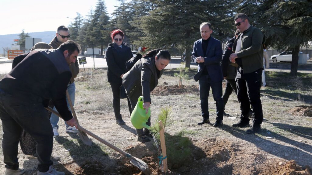 Süleyman Demirel Üniversitesi, Kadınlar Günü’nde Fidan Dikerek Anlamlı Bir Etkinlik Gerçekleştirdi a3