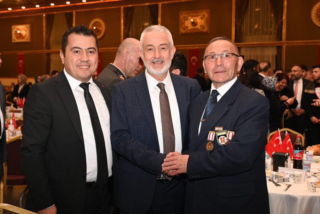Başkan Şükrü Başdeğirmen Şehit Yakınları ve Gazilerle İftarda Bir Araya Geldi b1 1