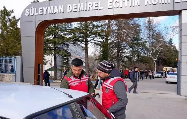 Isparta’da 15 Ekip ile Okul Çevrelerinde Güvenlik Uygulaması