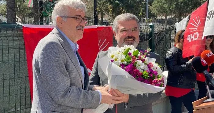 CHP Isparta’da Devir Teslim Gerçekleşti: Hasan Karaca Yeni İl Başkanı Oldu
