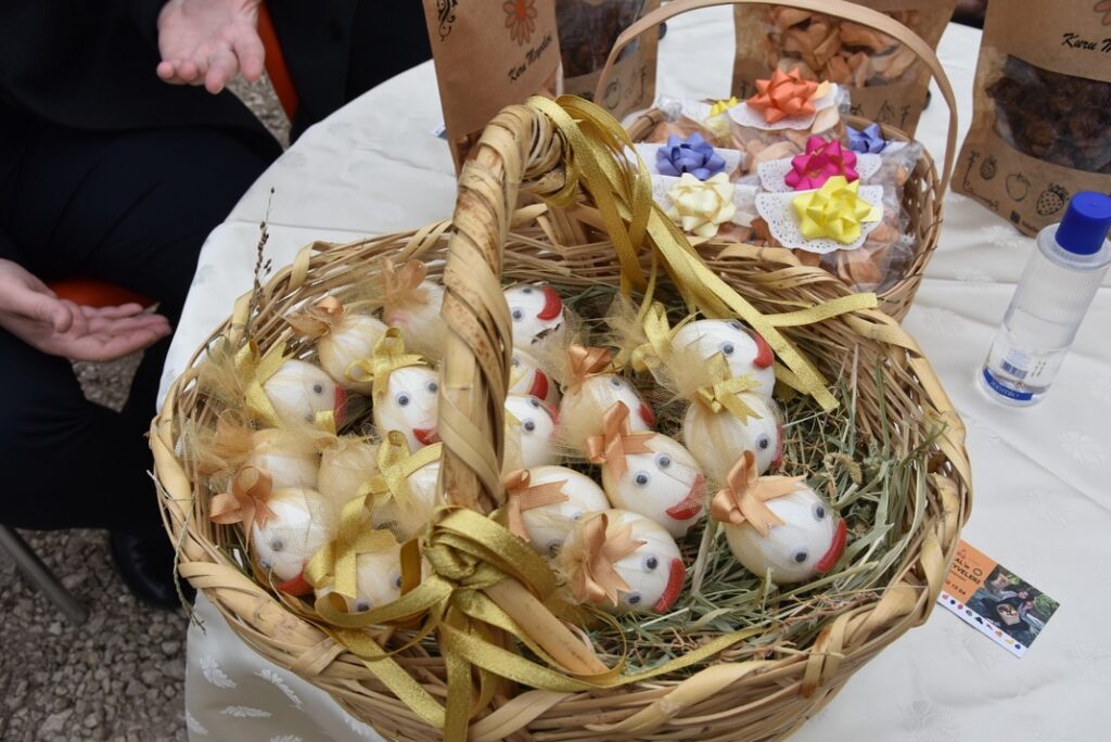 Eğirdir Belediye Başkanı Mustafa Özer, Kadınlar Günü'nde Üreten Kadınları Ziyaret Etti e10