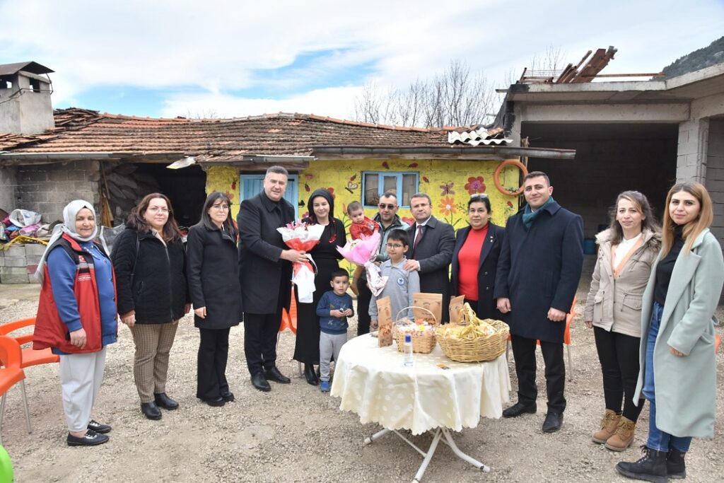 Eğirdir Belediye Başkanı Mustafa Özer, Kadınlar Günü'nde Üreten Kadınları Ziyaret Etti e11