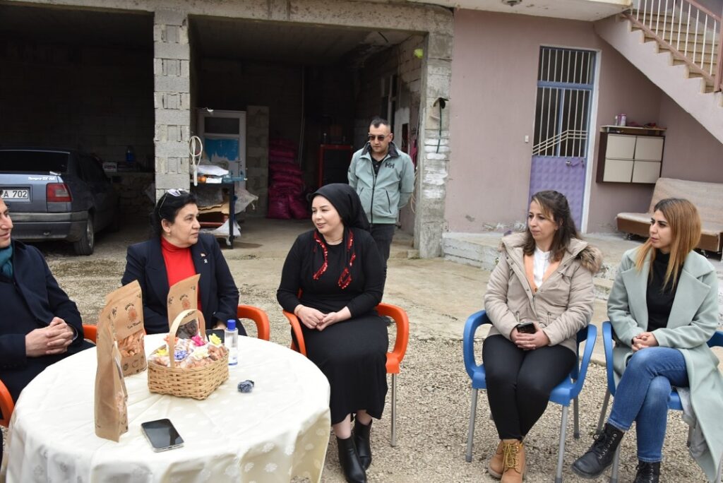 Eğirdir Belediye Başkanı Mustafa Özer, Kadınlar Günü'nde Üreten Kadınları Ziyaret Etti e3