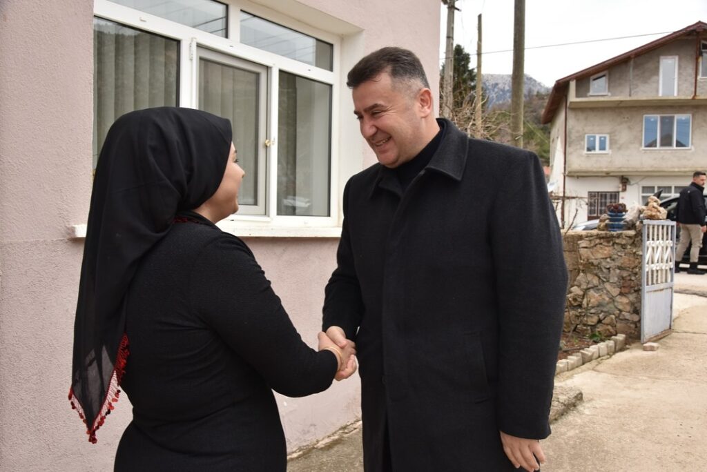 Eğirdir Belediye Başkanı Mustafa Özer, Kadınlar Günü'nde Üreten Kadınları Ziyaret Etti e6