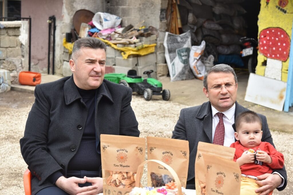 Eğirdir Belediye Başkanı Mustafa Özer, Kadınlar Günü'nde Üreten Kadınları Ziyaret Etti e8