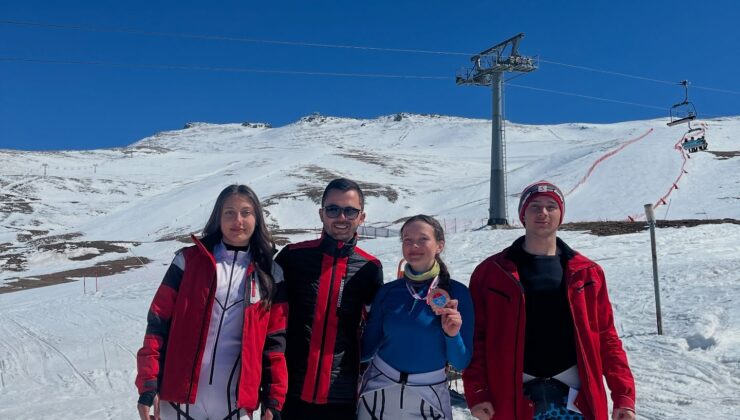 Isparta’nın Gururu Ecem Yıldız, Türkiye Alp Disiplini Kayak Şampiyonasında Türkiye Üçüncüsü Oldu