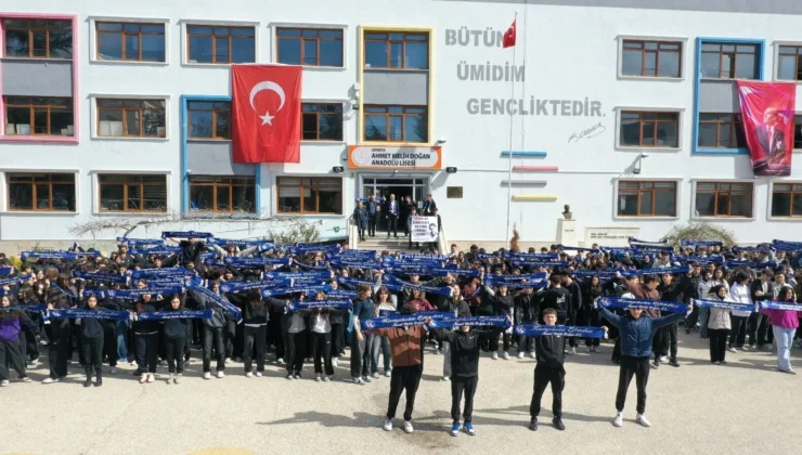 Isparta’da Duchenne Musküler Distrofi (DMD) Hastalığıyla Mücadele Eden Görkem Efe’ye Okul Arkadaşlarından Moral Desteği