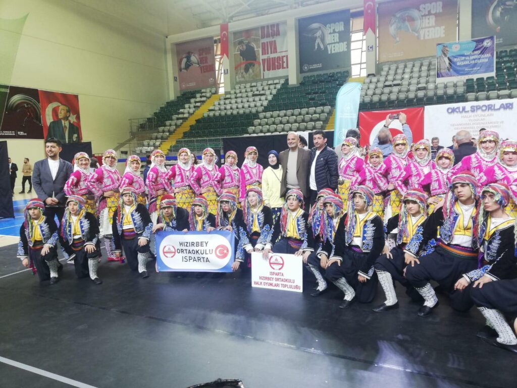 Hızırbey Ortaokulu, Yıldızlar Halk Oyunları Grup Yarışmasında Bölge İkincisi Oldu! h3