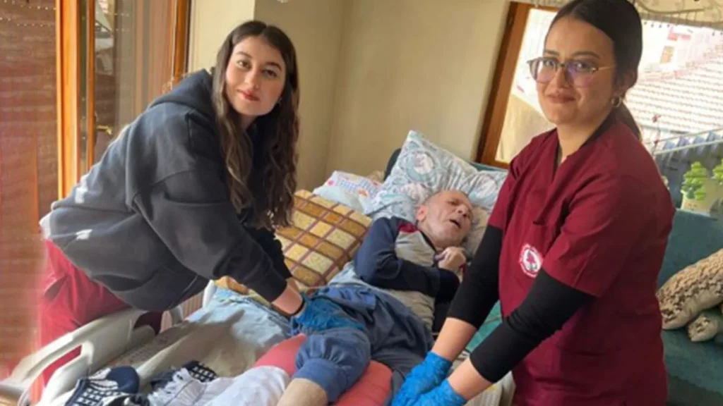 “Nesilden Nesile Nefes” Projesi, Yaşlı Bireylere Evde Bakım Desteği Sunuyor helal olsun gencler