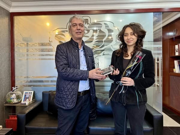 Isparta Gazeteciler Cemiyeti (IGC) Başkanı Mustafa Baş, Kadın Gazetecileri Unutmadı j2