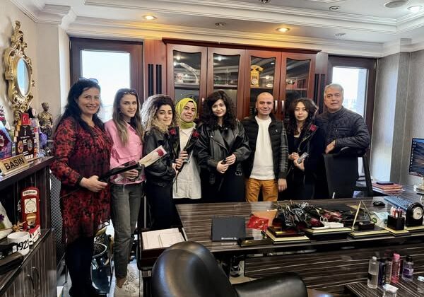 Isparta Gazeteciler Cemiyeti (IGC) Başkanı Mustafa Baş, Kadın Gazetecileri Unutmadı