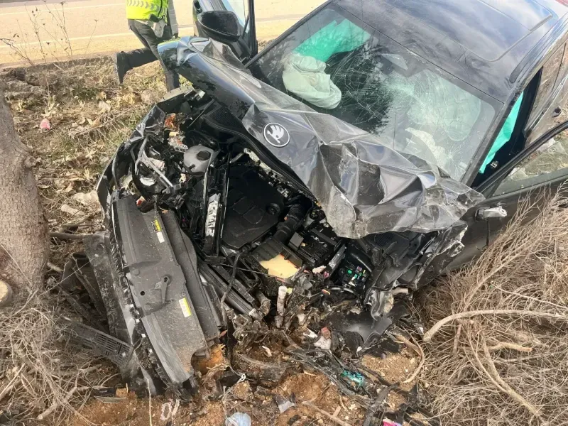 Eğirdir’de Feci Kaza: Otomobil Takla Attı, 2 Yaralı k2