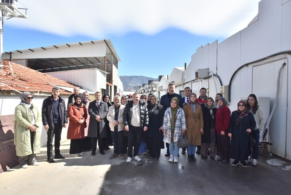 Eğirdir Belediye Başkanı Mustafa Özer, Mantar Üreticilerini Ziyaret Etti m2