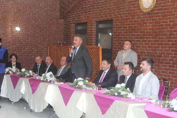 Şarkikaraağaç’ta Geleneksel Bayramlaşma Töreni Düzenlendi