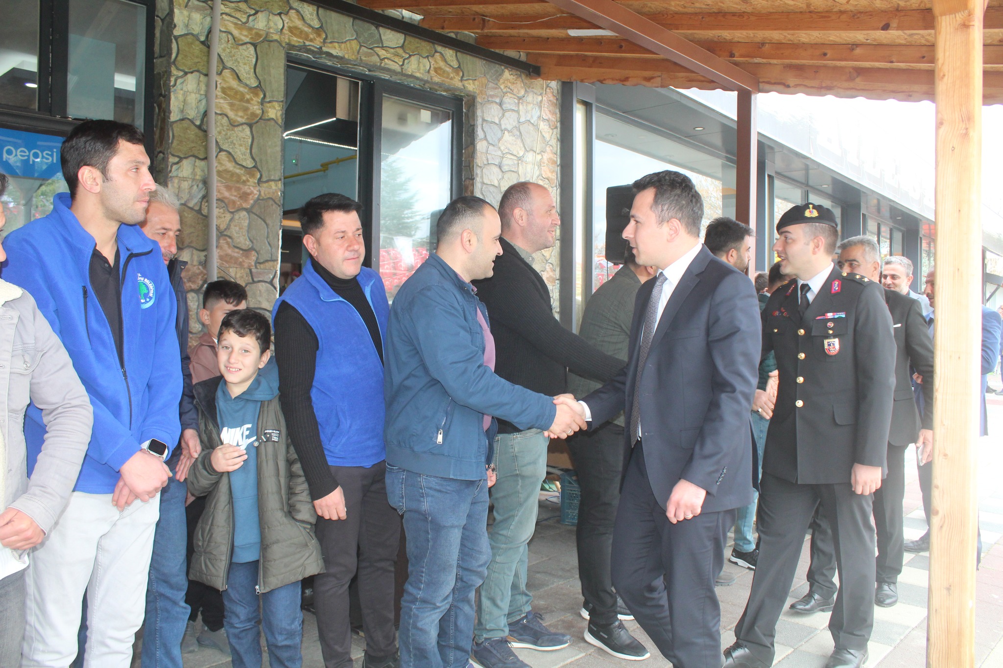 Şarkikaraağaç’ta Geleneksel Bayramlaşma Töreni Düzenlendi s3 1