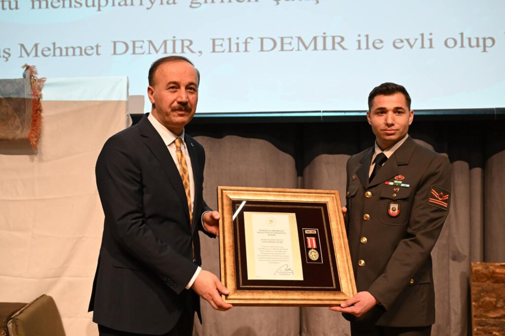 Şehit Ailesi ve Gazilere Devlet Övünç Madalyası Takdim Edildi v4
